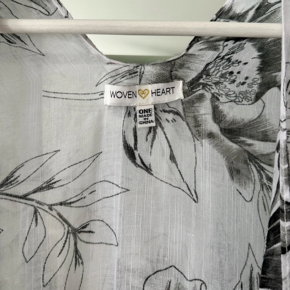 Woven Heart Black & White Floral Kimono - Picture 4 of 4